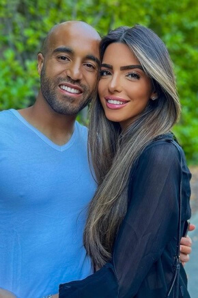 Larissa Saad with her husband, Lucas Moura.